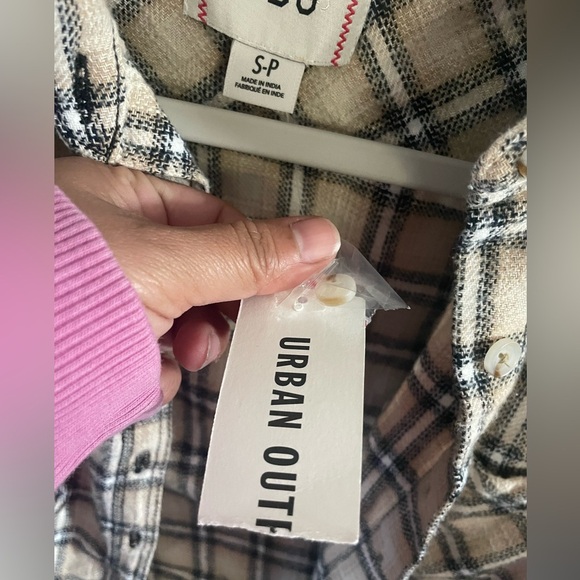 NWT Bdg Dakota Cropped Flannel Button-Down Shirt Size Small - Picture 6 of 8